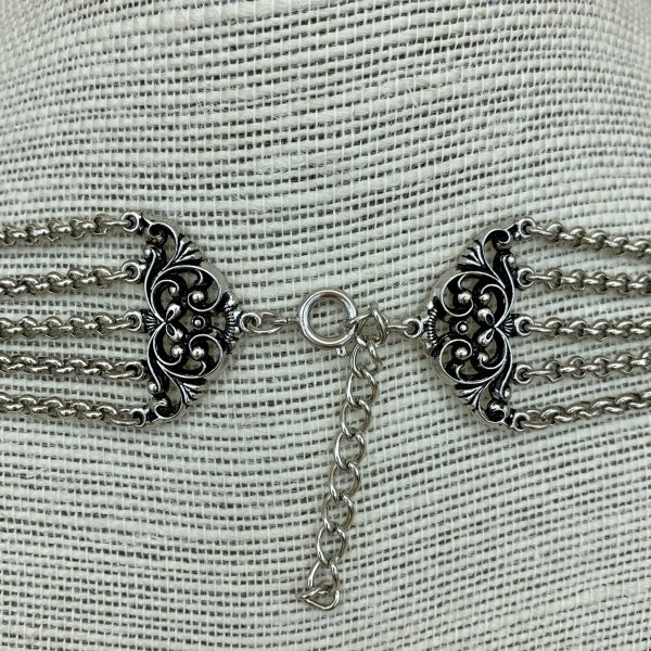 Kropfkette „Elisabeth“, fünfreihig mit floralem Mittelteil und Swarovski®-Kristall