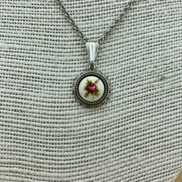 Halskette „Fabienne“, feine Erbskette mit Blumenanhänger