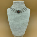 Collier „Fabienne“, dreireihige Kette mit Blumeneinlage und Swarovski®-Kristallen