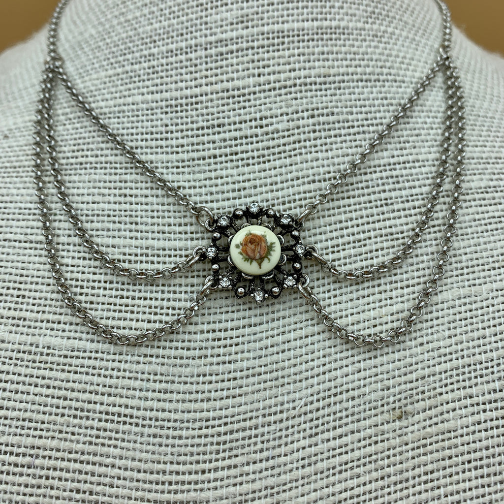 Dreireihiges Collier „Tanja“ mit Blumeneinlage und Swarovski®-Kristallen