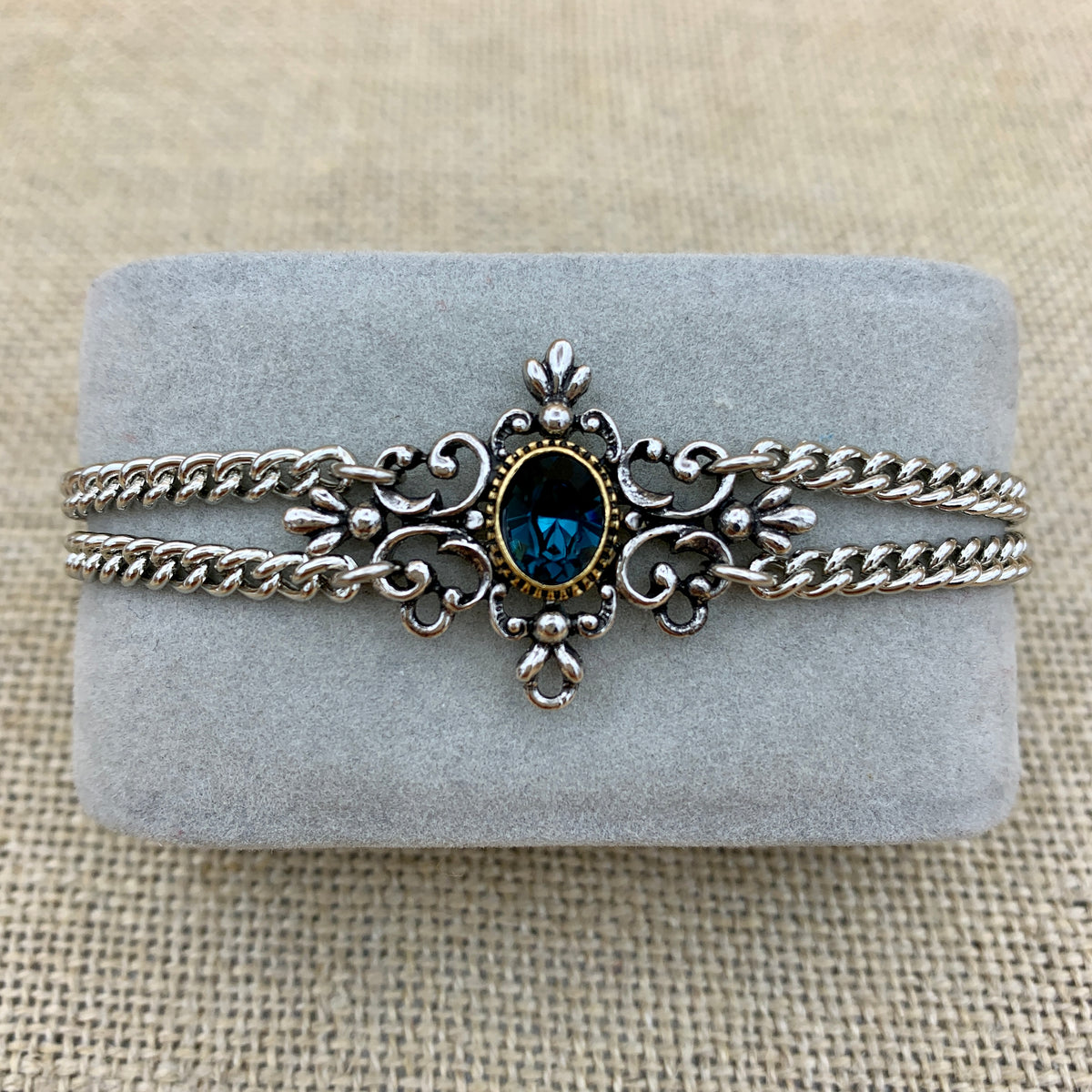 Zweireihiges Armband „Klari“ mit Swarovski®-Kristall im Mittelteil