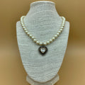 Perlenkette „Sophie“ mit Herzanhänger und Swarovski®-Kristall
