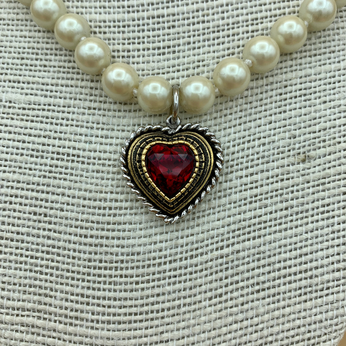 Perlenkette „Sophie“ mit Herzanhänger und Swarovski®-Kristall