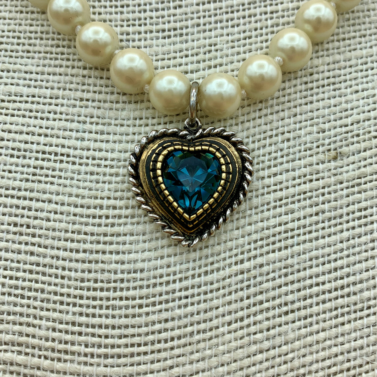Perlenkette „Sophie“ mit Herzanhänger und Swarovski®-Kristall