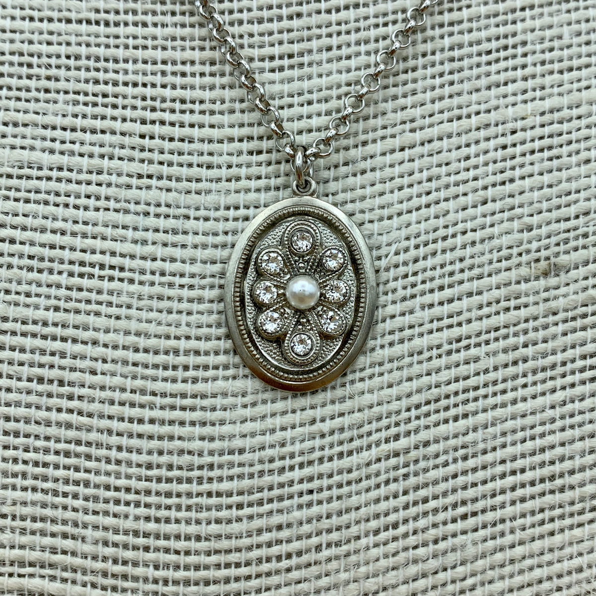 Halskette „Anne“ mit Anhängern aus Swarovski®-Steinen und Perlen