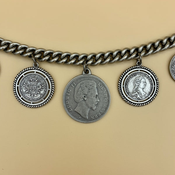 Charivari „Sebastian“, einreihige Kette mit sieben Münzen