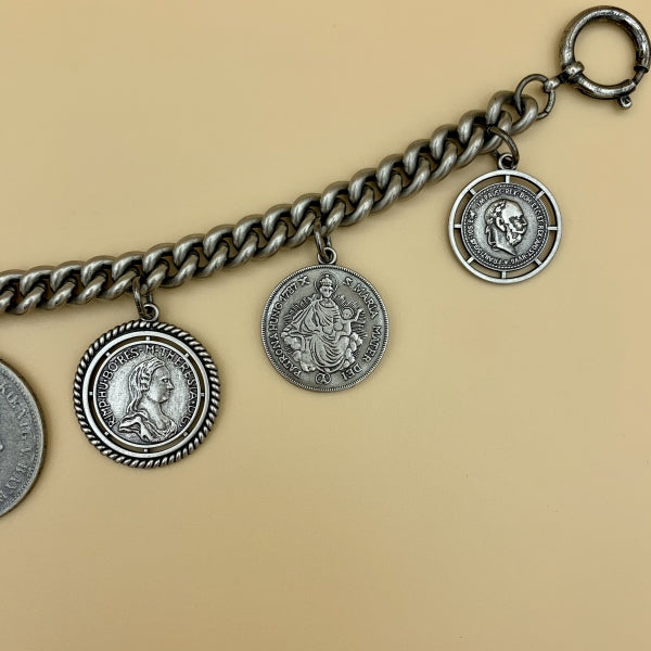Charivari „Sebastian“, einreihige Kette mit sieben Münzen