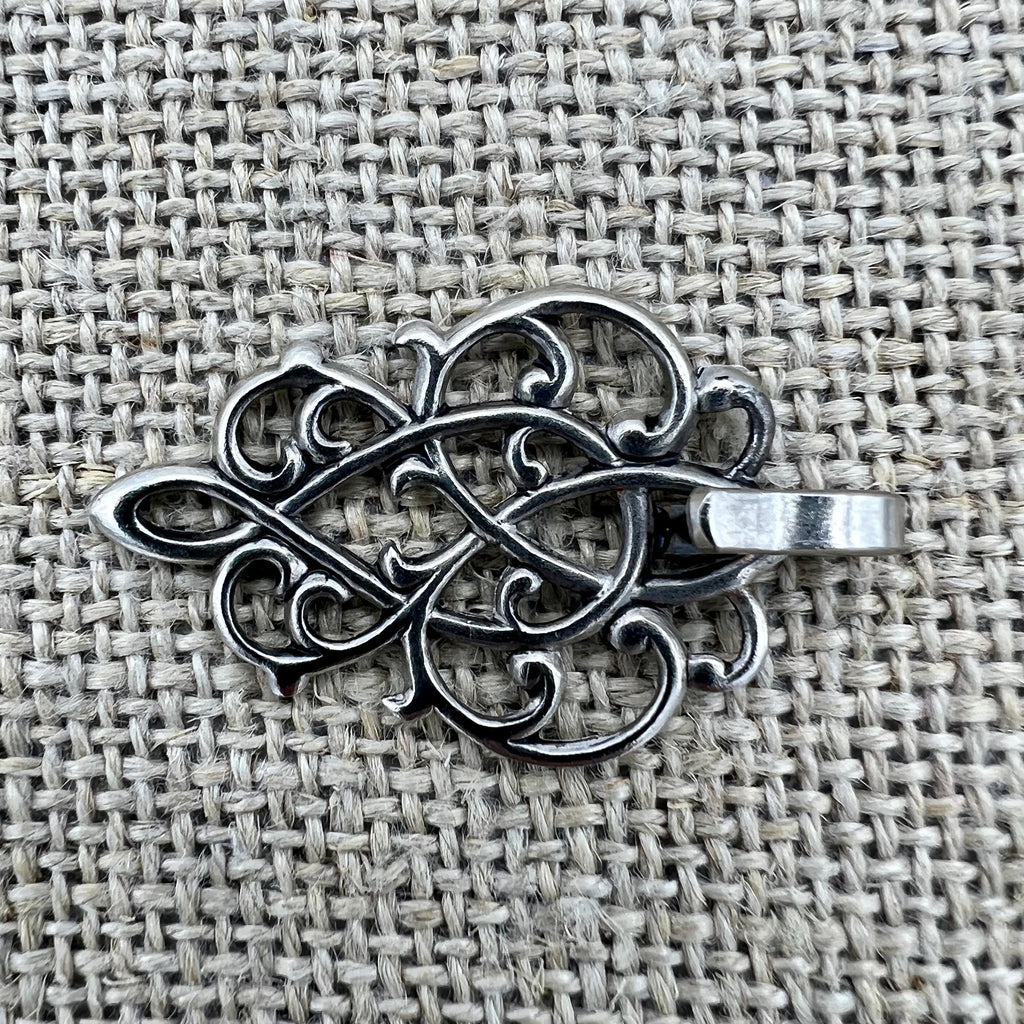 Miederhaken 5 in Altsilber mit filigranem Grundteil