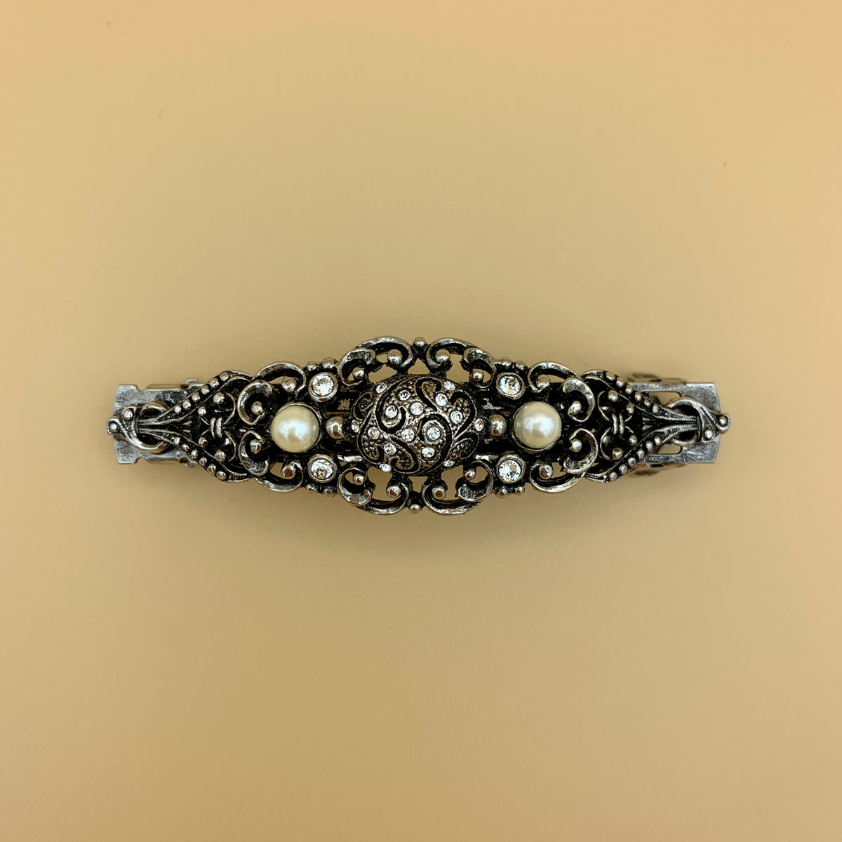 Silberfarbene Haarspange mit Perlen und Swarovski®-Kristallen