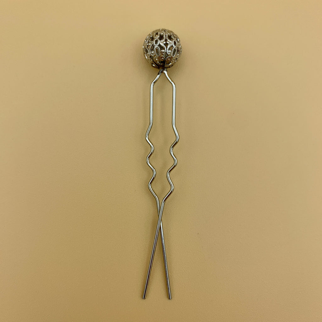 Haarnadel in Altsilber mit kleiner filigraner Kugel