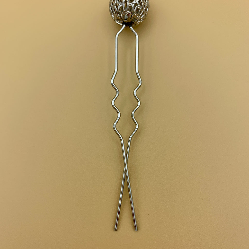 Haarnadel in Altsilber mit filigraner Kugel