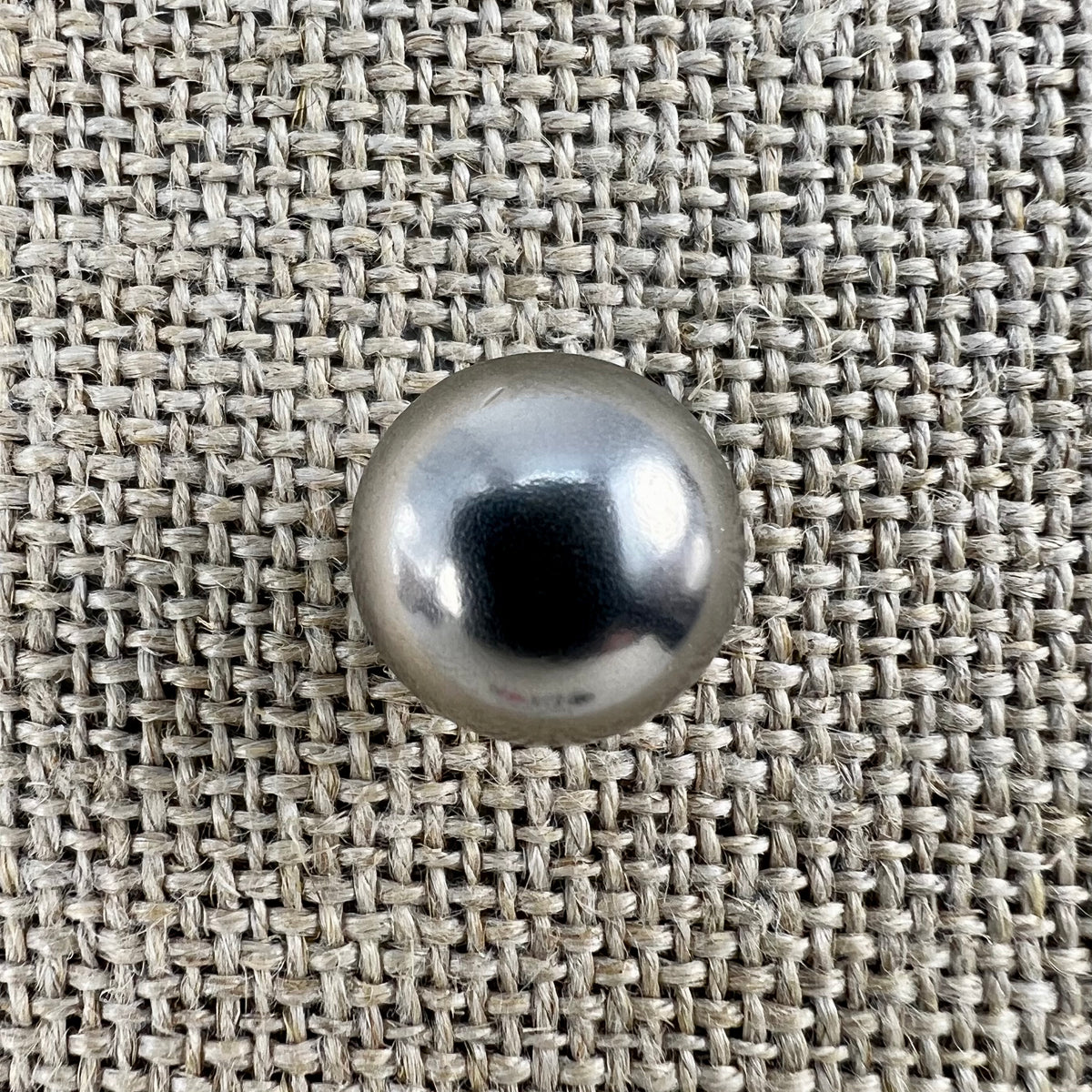 Kugelknopf in Altsilber, klassischer Westenknopf