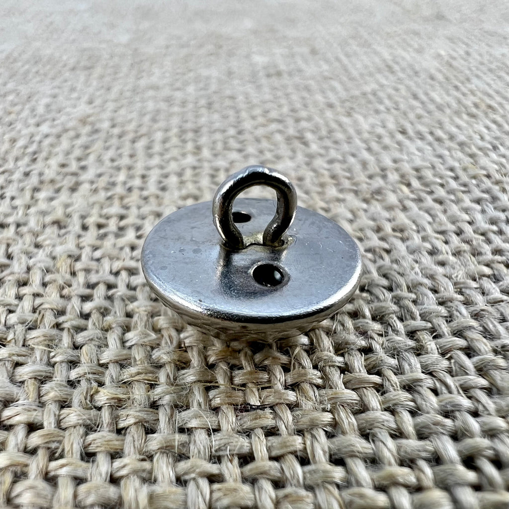 Gehämmerter Trachtenknopf in Altsilber