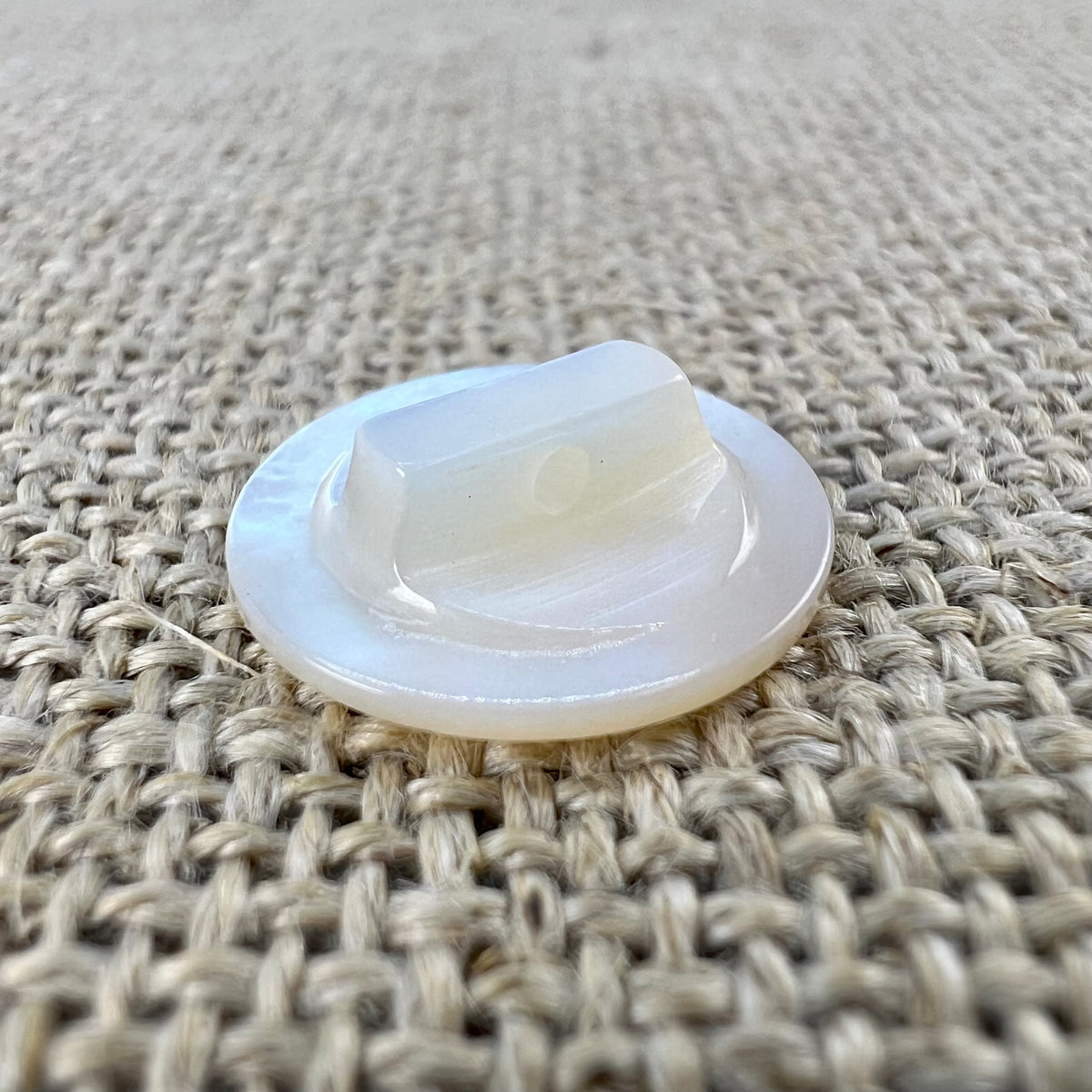 Perlmuttknopf mit Naturöse aus echtem, schimmerndem Perlmutt