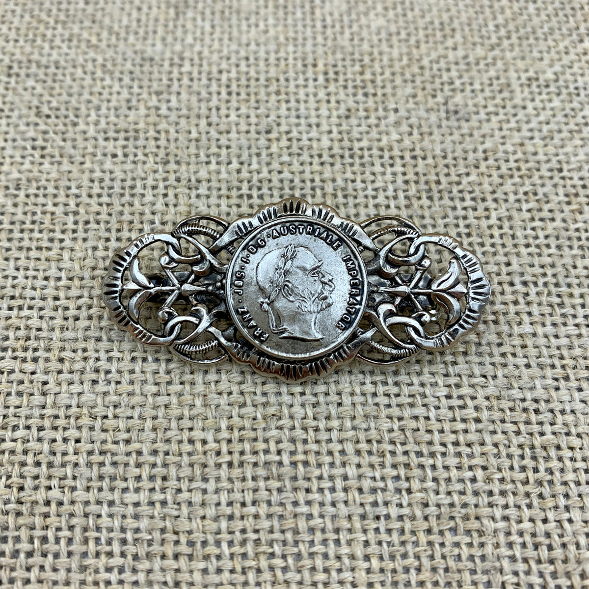 Anstecknadel „Franz Josef“ in Altsilber mit Profilbild
