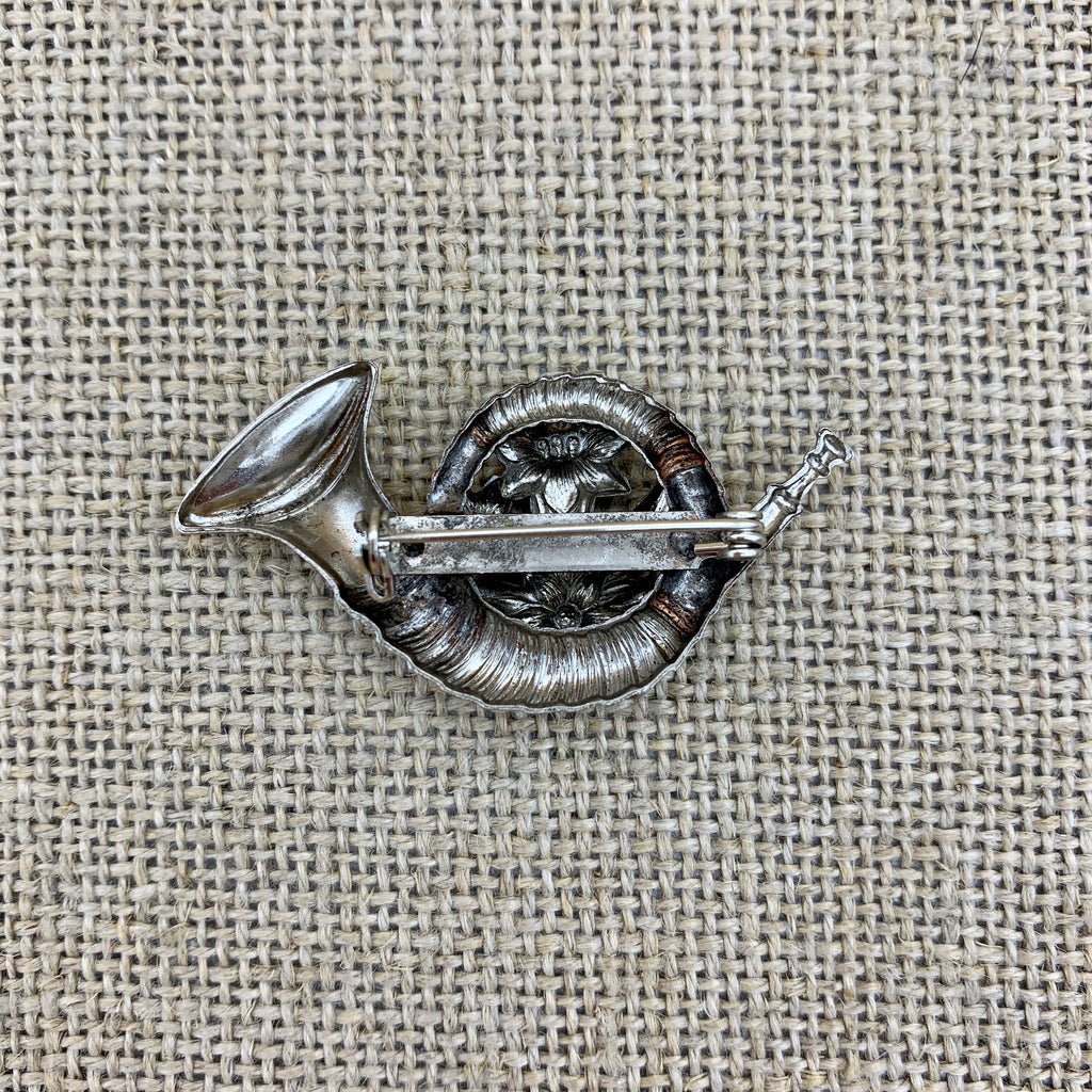 Anstecknadel in Altsilber, Horn mit aufgesetztem Edelweiß