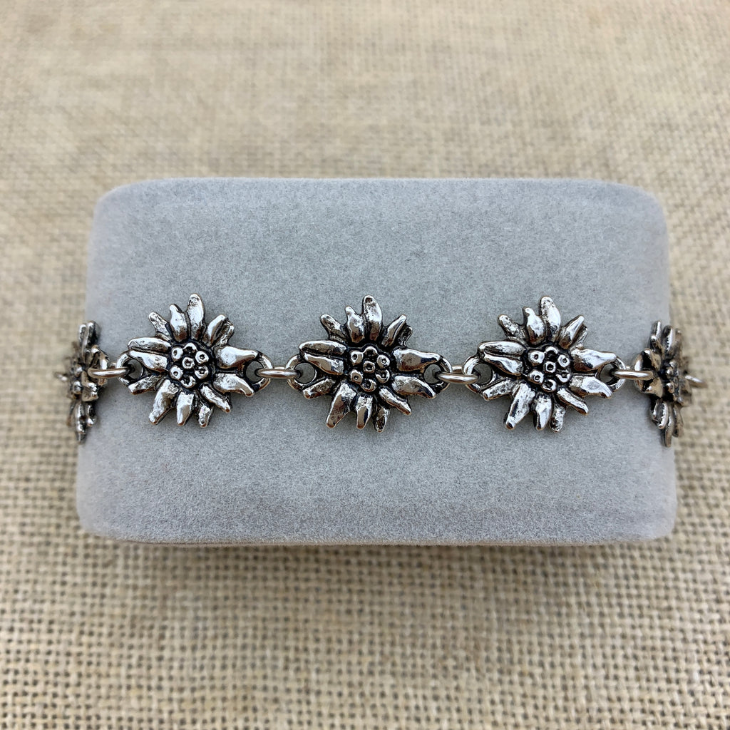 Armband „Edelweiß“, Kette aus Edelweiß-Gliedern in Altsilber