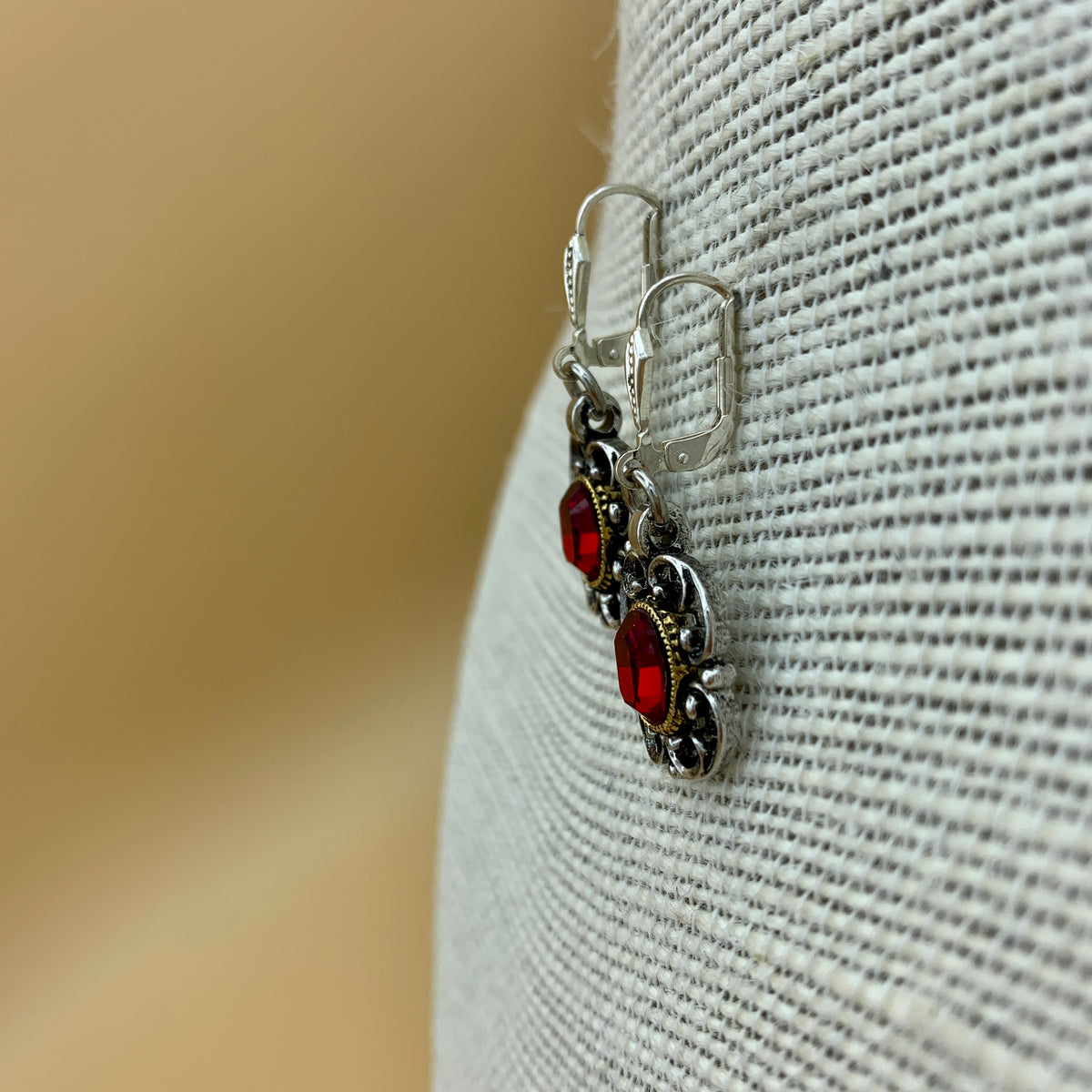 Hängende Ohrringe „Theresa“ mit ovalem Swarovski®-Kristall