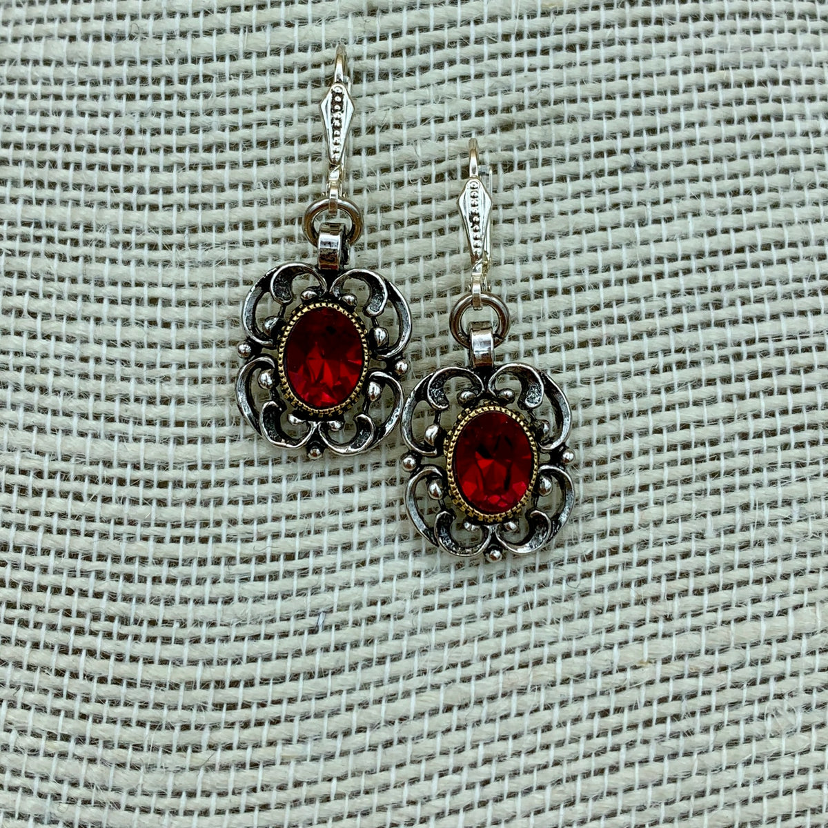 Hängende Ohrringe „Theresa“ mit ovalem Swarovski®-Kristall