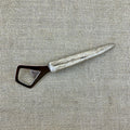 Einfacher Flaschenöffner mit Griff aus Hornspitz und Kapselheber aus Metall