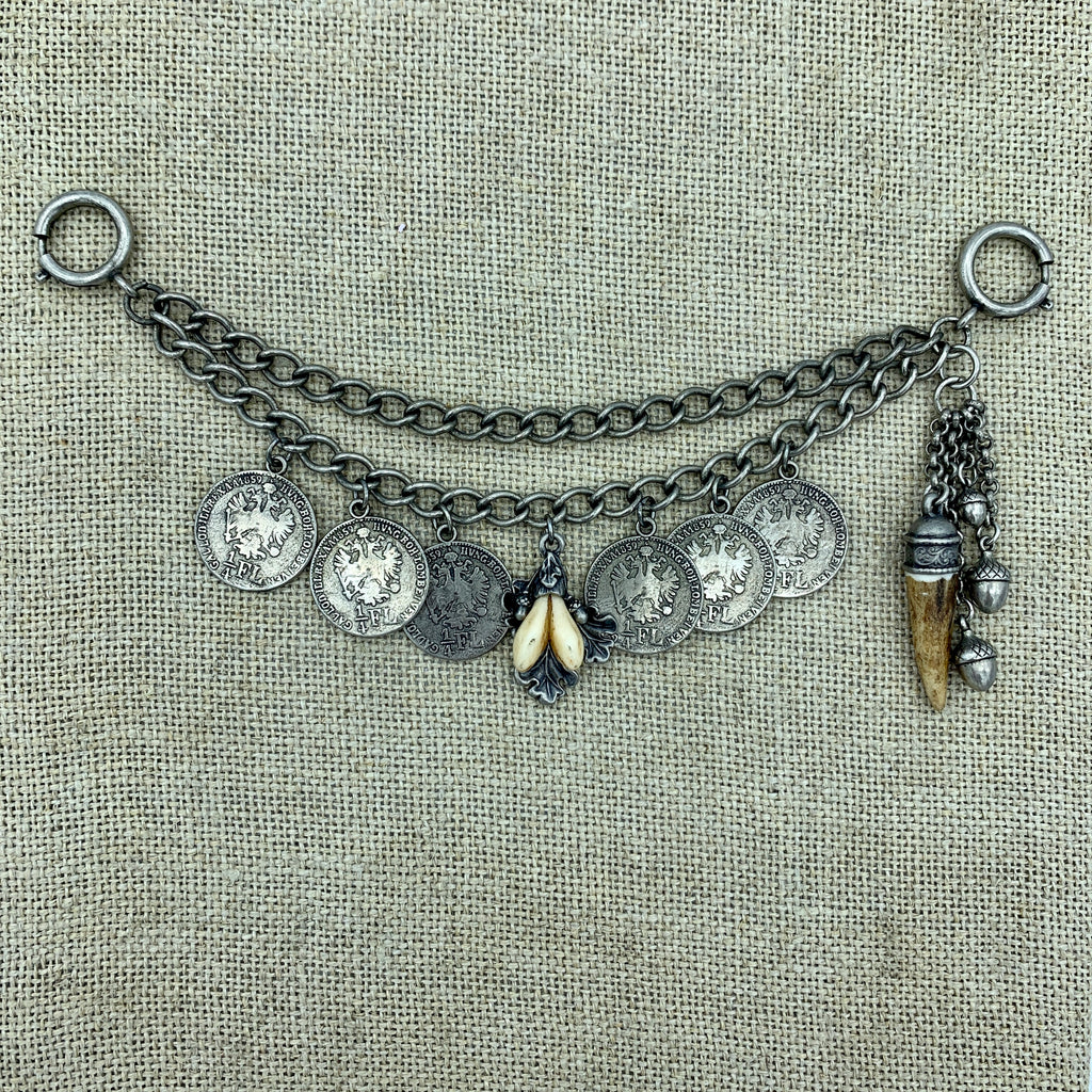 Dirndl-Charivari „Weidmann“, zweireihig mit Grandl-Imitation, Talern, Hornspitz und Eicheln