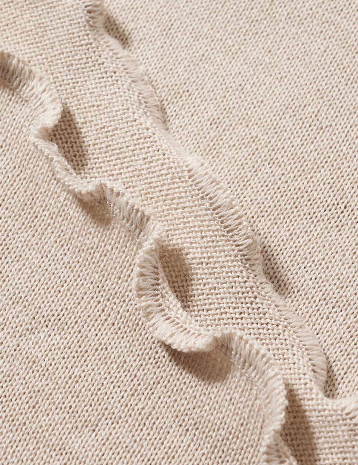 Fein gestrickte Merino-Strickstola mit Wellensaum