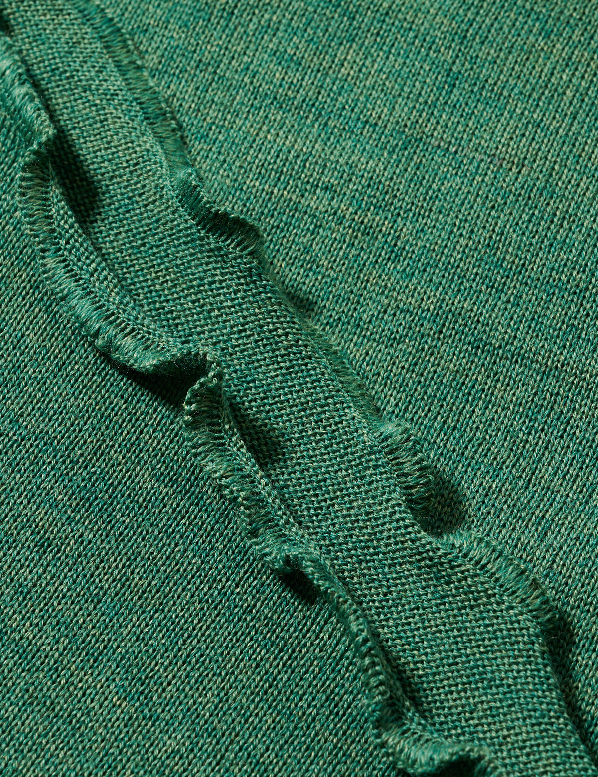 Fein gestrickte Merino-Strickstola mit Wellensaum