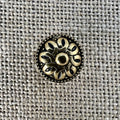 Antiker Knopf in Altgold mit Rankenmotiv