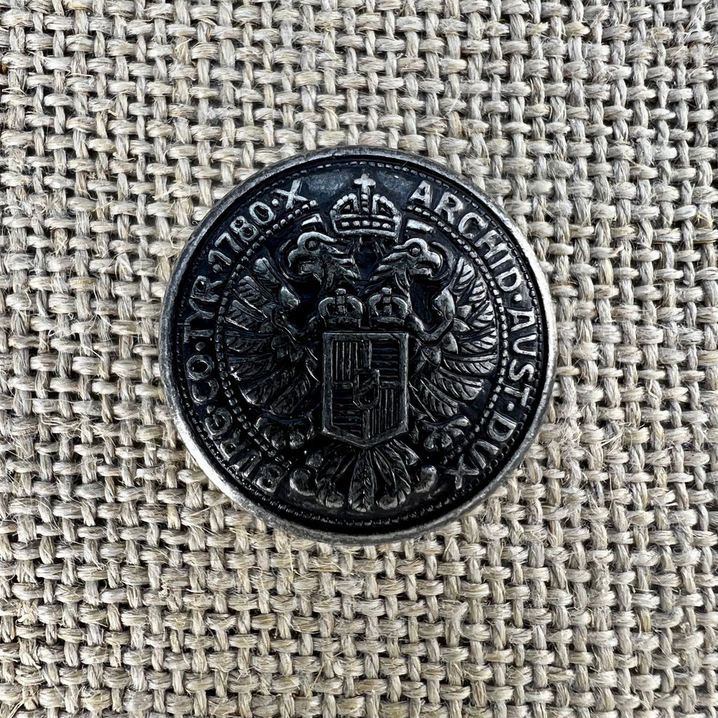 Theresien-Talerknopf in Altsilber, Münzknopf nach dem Taler von 1780