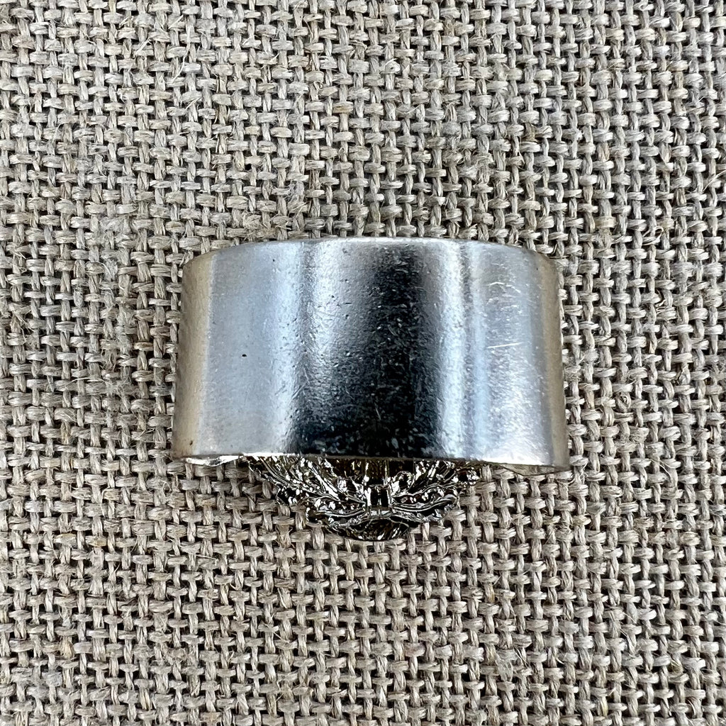 Filigraner Krawattenring aus Metall für die Trachtenkrawatte
