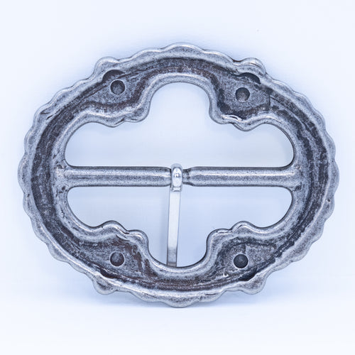Breite silberfarbene Schließe mit Dorn und 4 cm Steg