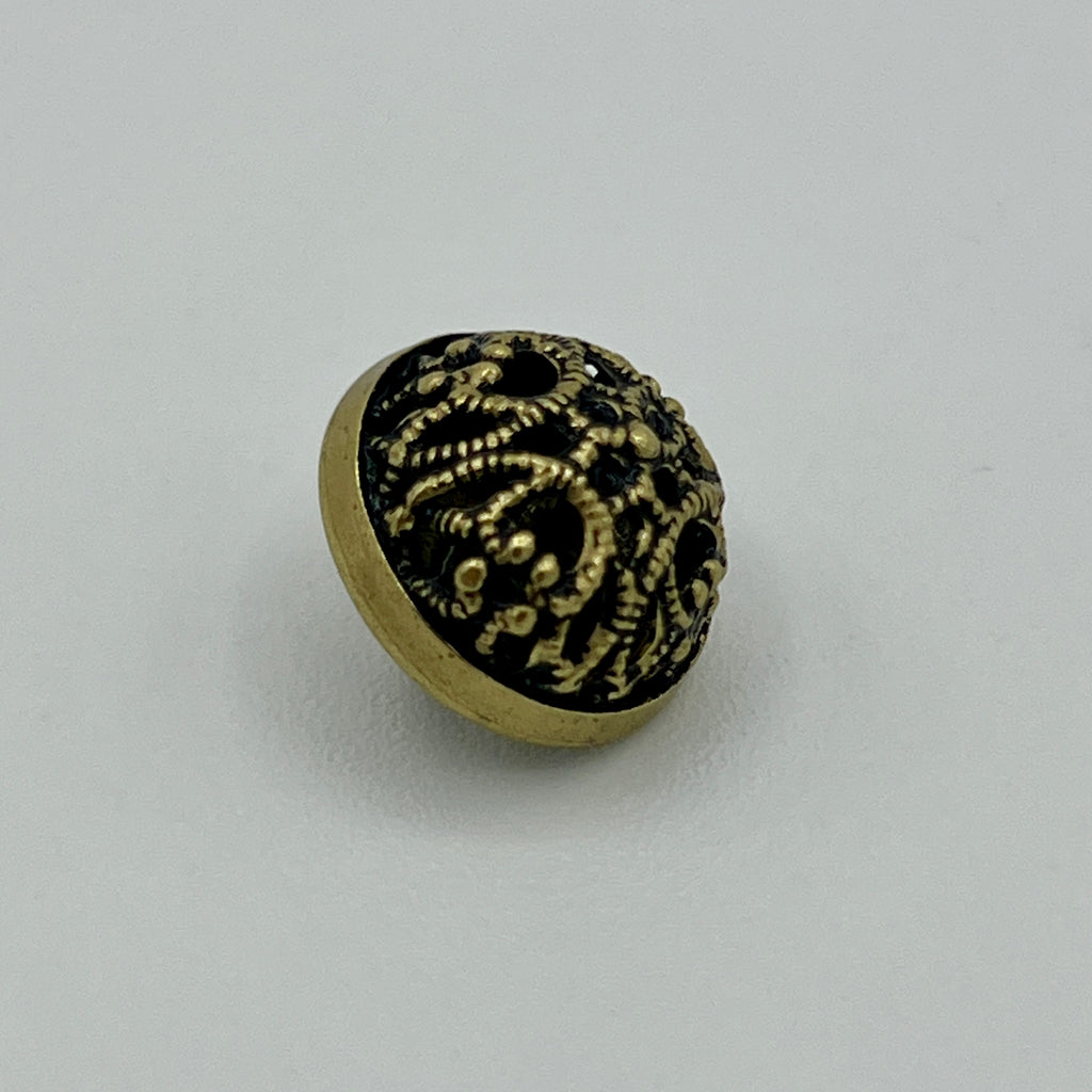 Trachtenknopf in Altmessing mit filigranem, durchbrochenem Rankenornament