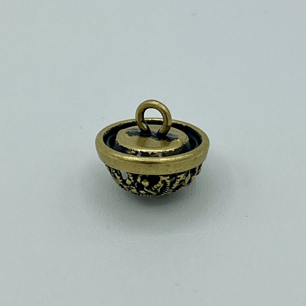 Trachtenknopf in Altmessing mit filigranem, durchbrochenem Rankenornament
