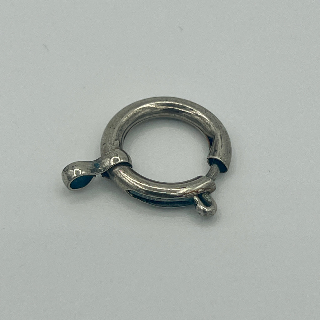 Federring-Karabiner mit Montagering in Altsilber