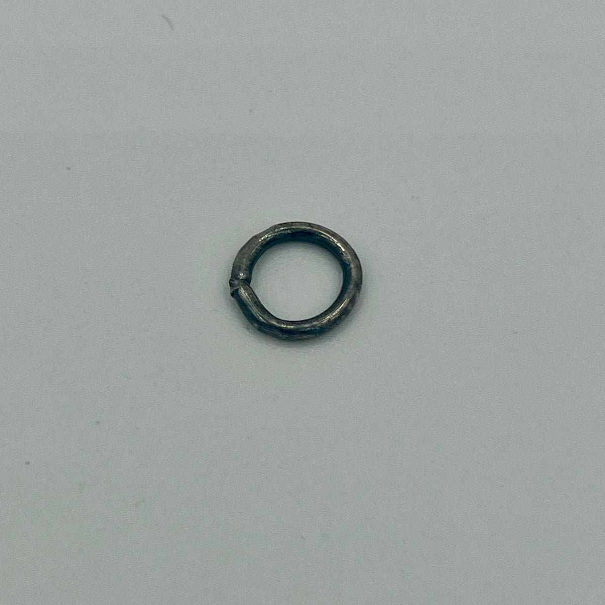 Federring-Karabiner mit Montagering in Altsilber